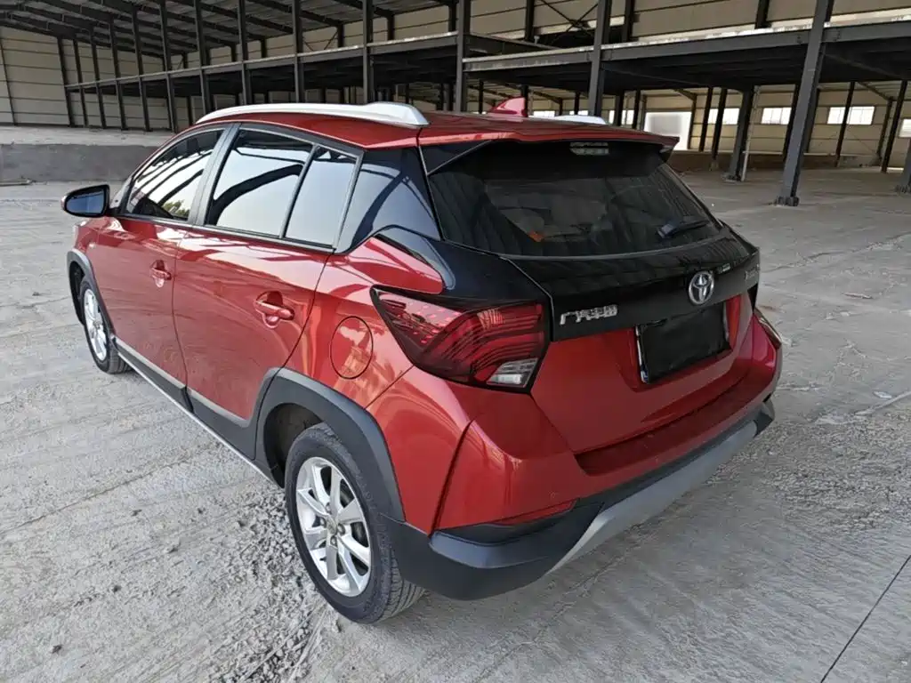 Toyota Yaris L — фото 4