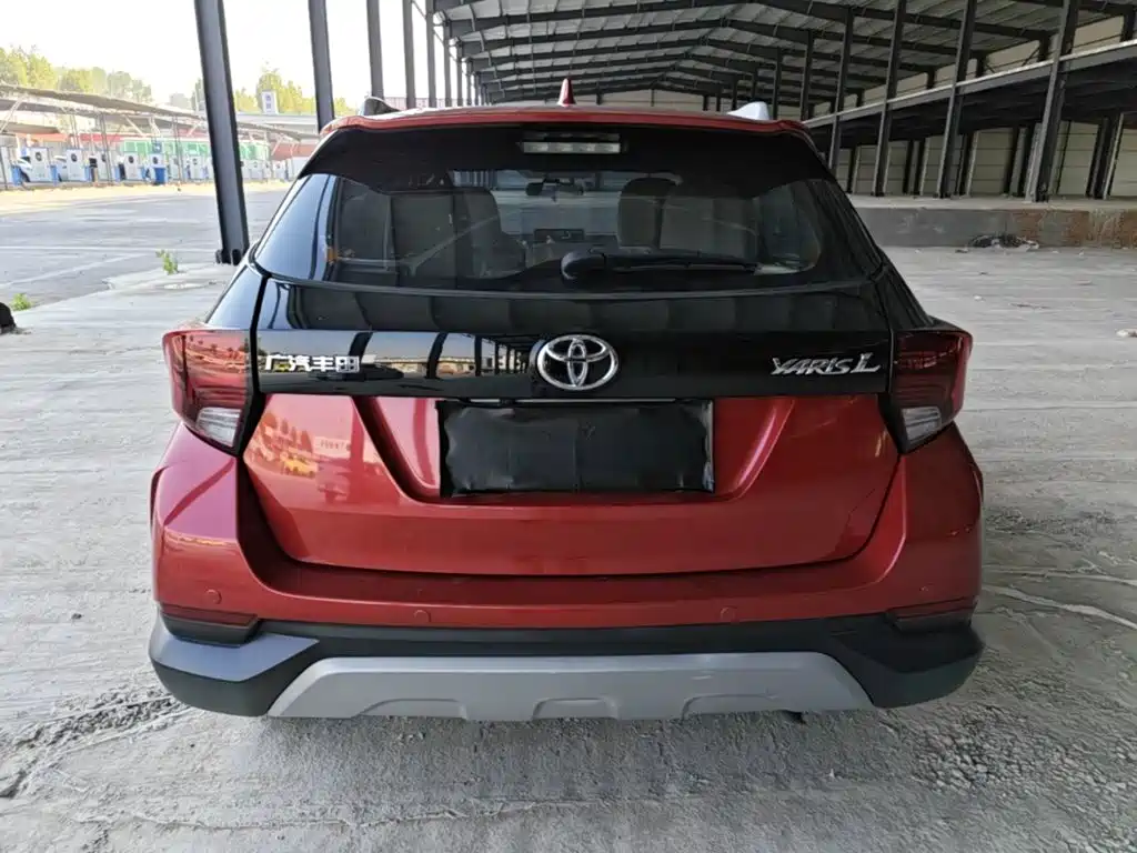 Toyota Yaris L — фото 5