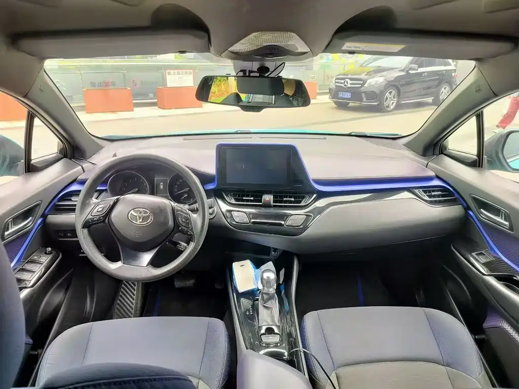 Toyota C-HR — фото 4