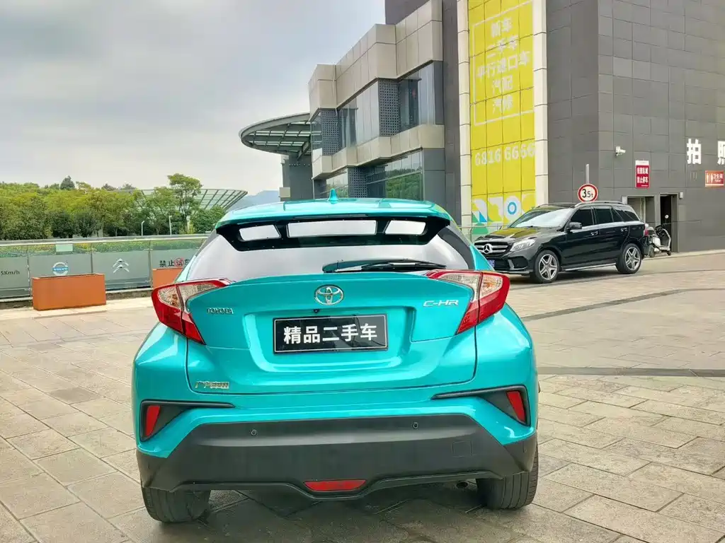 Toyota C-HR — фото 8