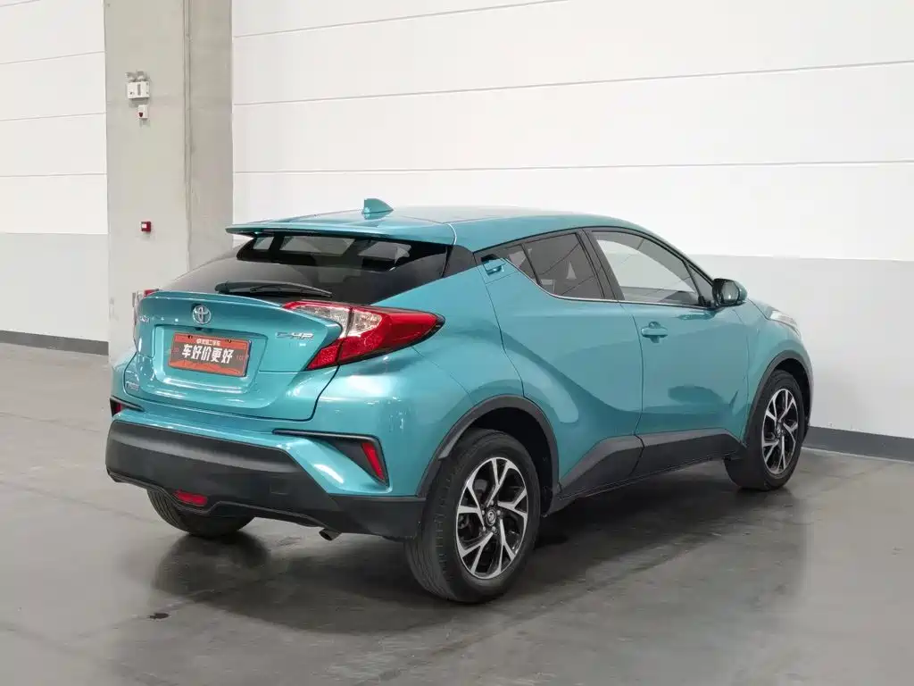 Toyota C-HR — фото 2