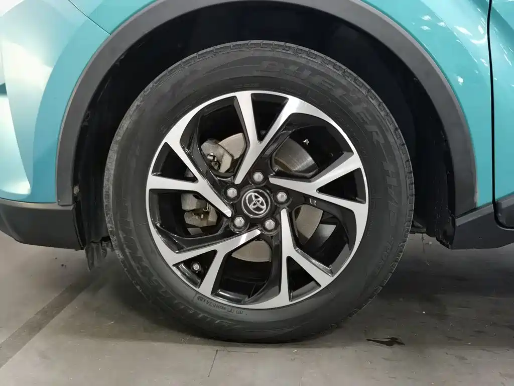 Toyota C-HR — фото 17