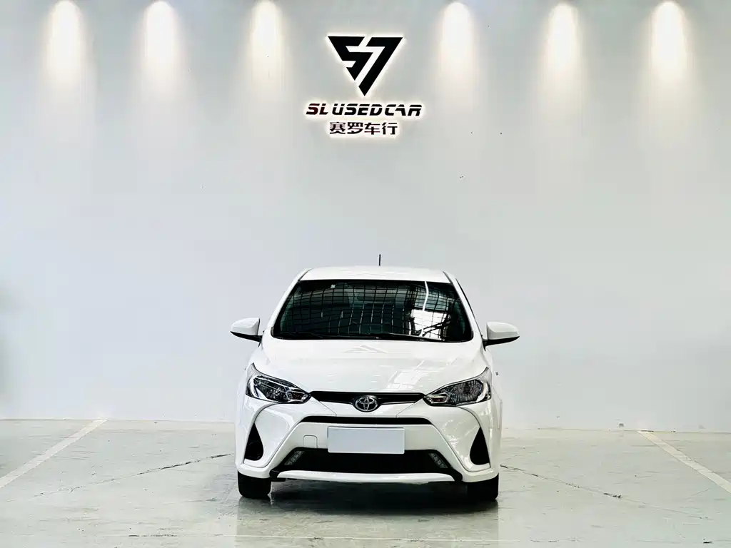 Toyota Yaris L — фото 2