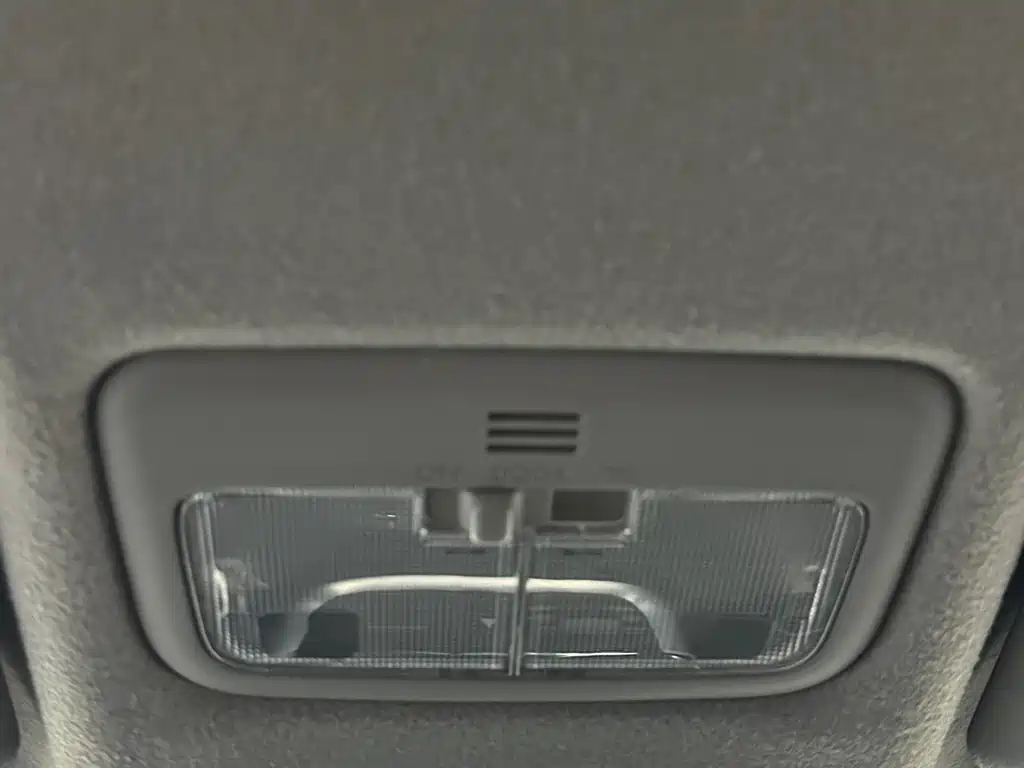 Toyota Yaris L — фото 17