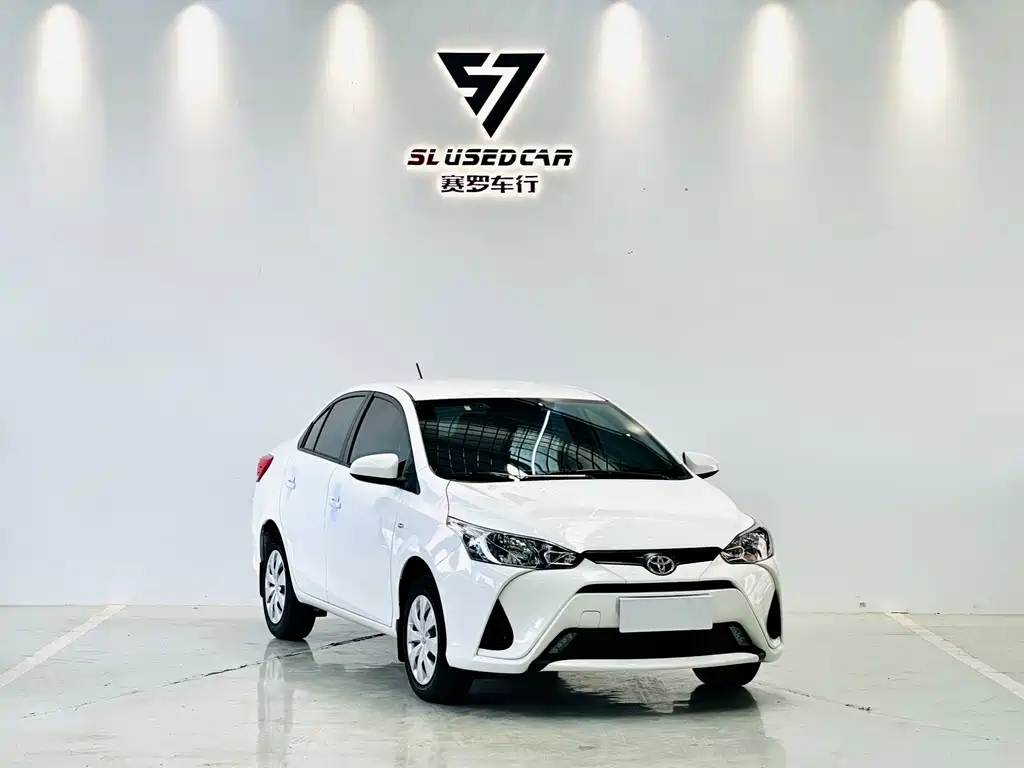 Toyota Yaris L — фото 3
