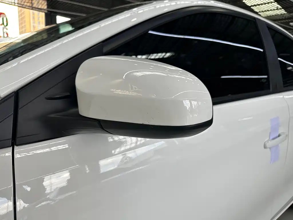 Toyota Yaris L — фото 23