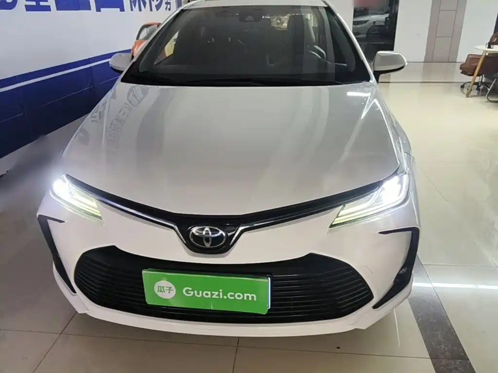 Toyota Corolla — фото 2