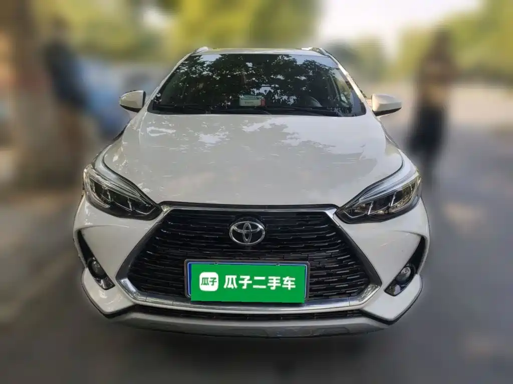 Toyota Yaris L — фото 2