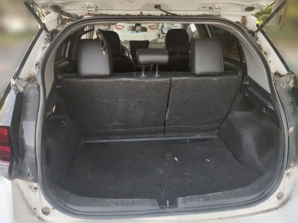 Toyota Yaris L — фото 15