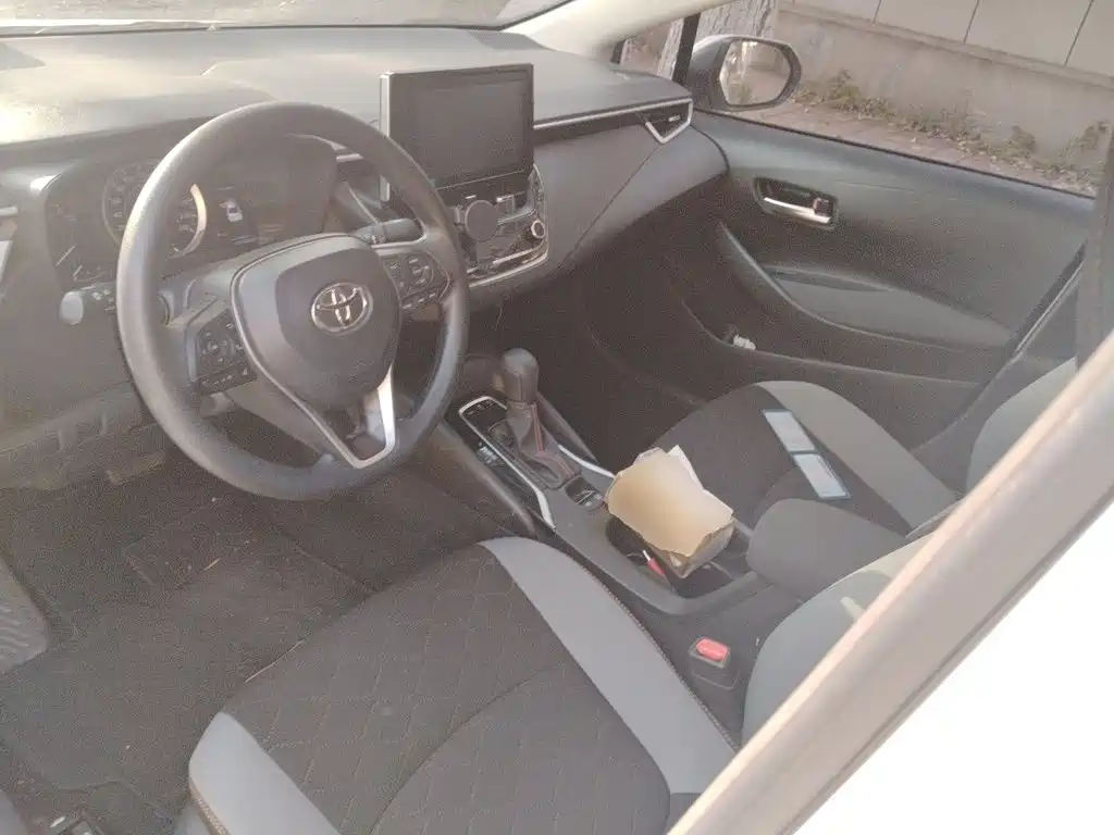 Toyota Corolla — фото 10
