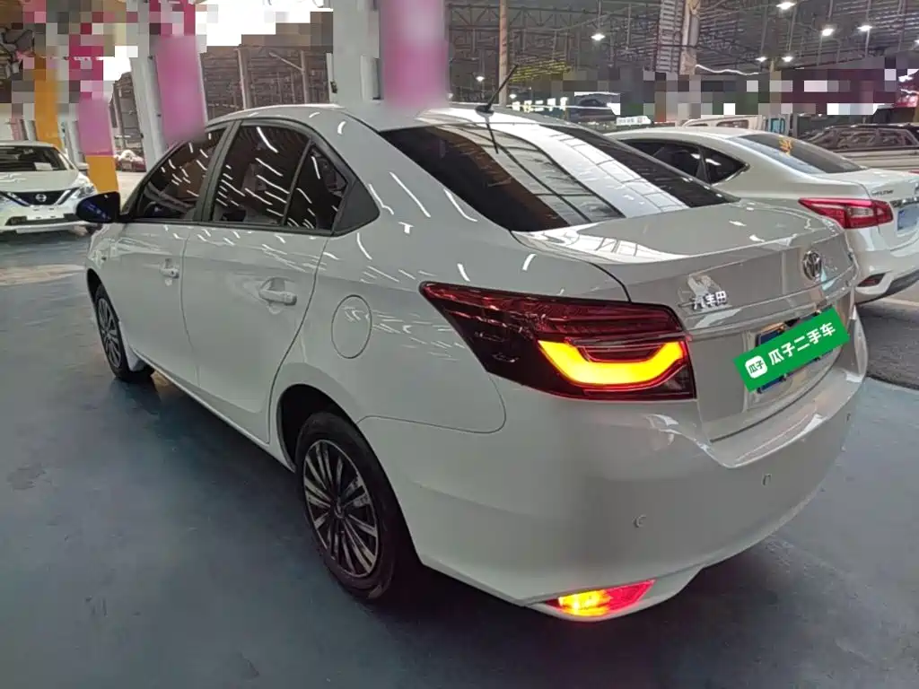 Toyota Vios — фото 4