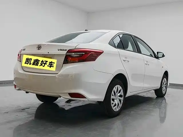 Toyota Vios — фото 4