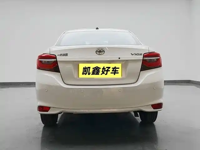 Toyota Vios — фото 5