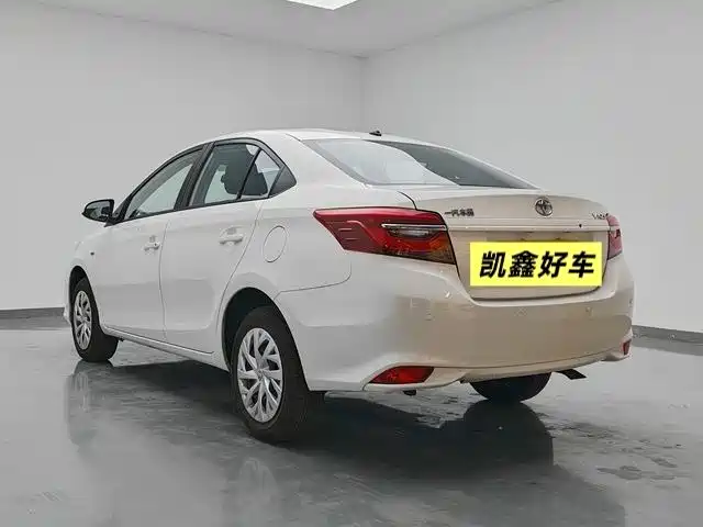 Toyota Vios — фото 6