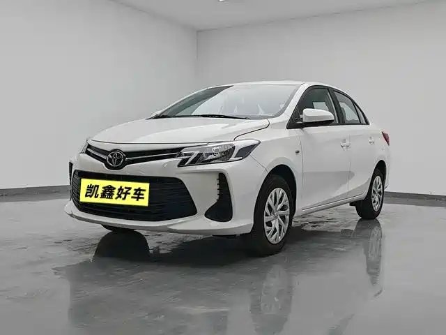 Toyota Vios — фото 1