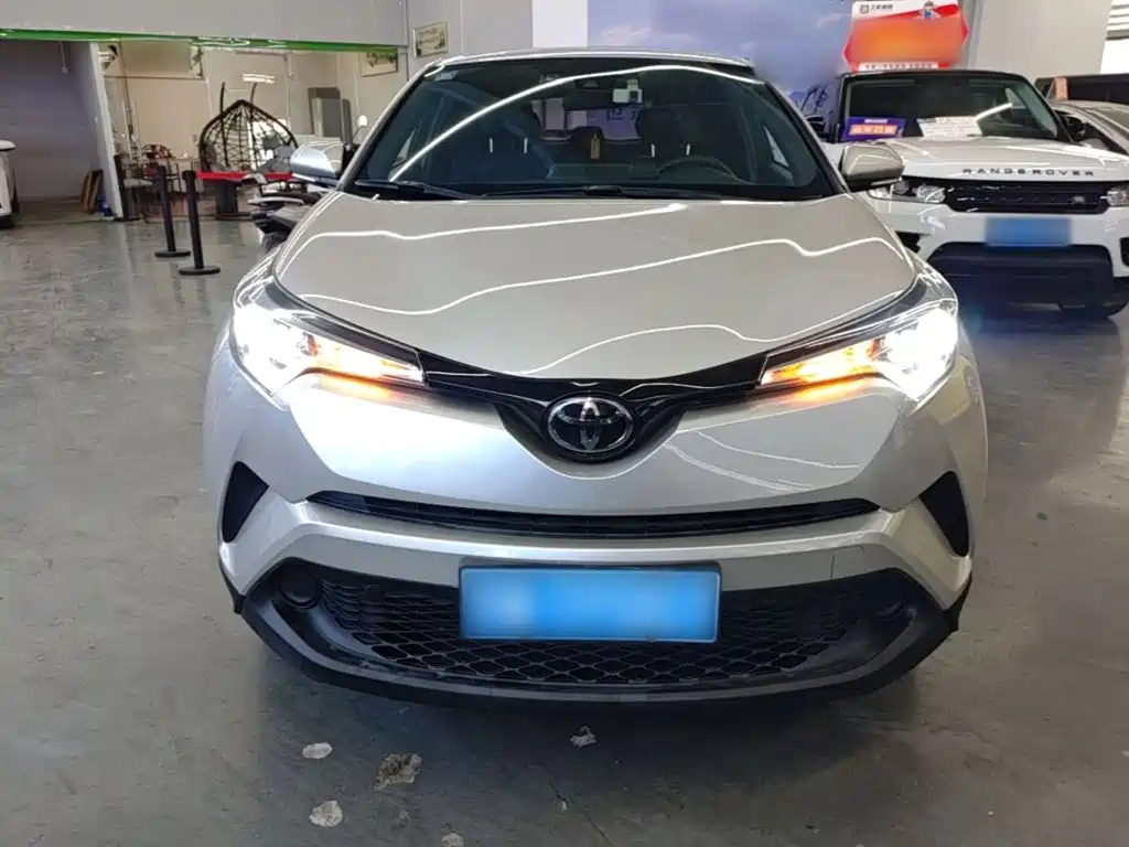 Toyota C-HR — фото 2