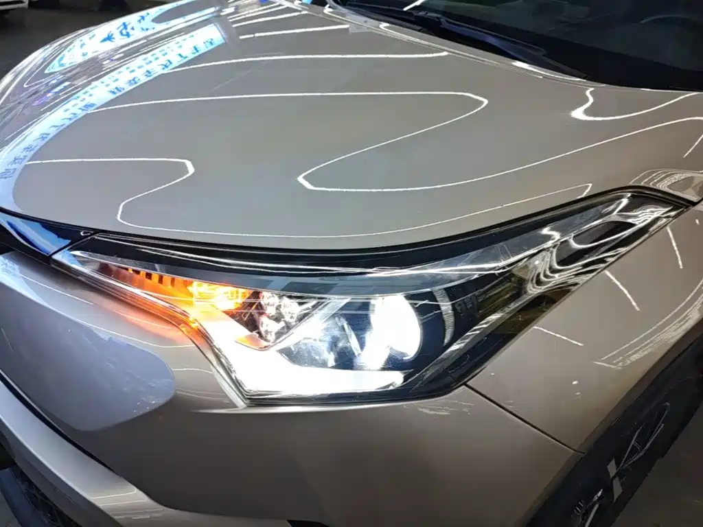 Toyota C-HR — фото 23