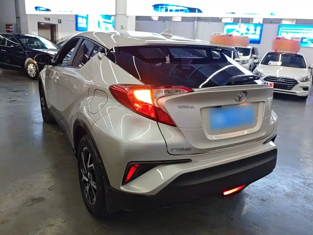 Toyota C-HR — фото 4
