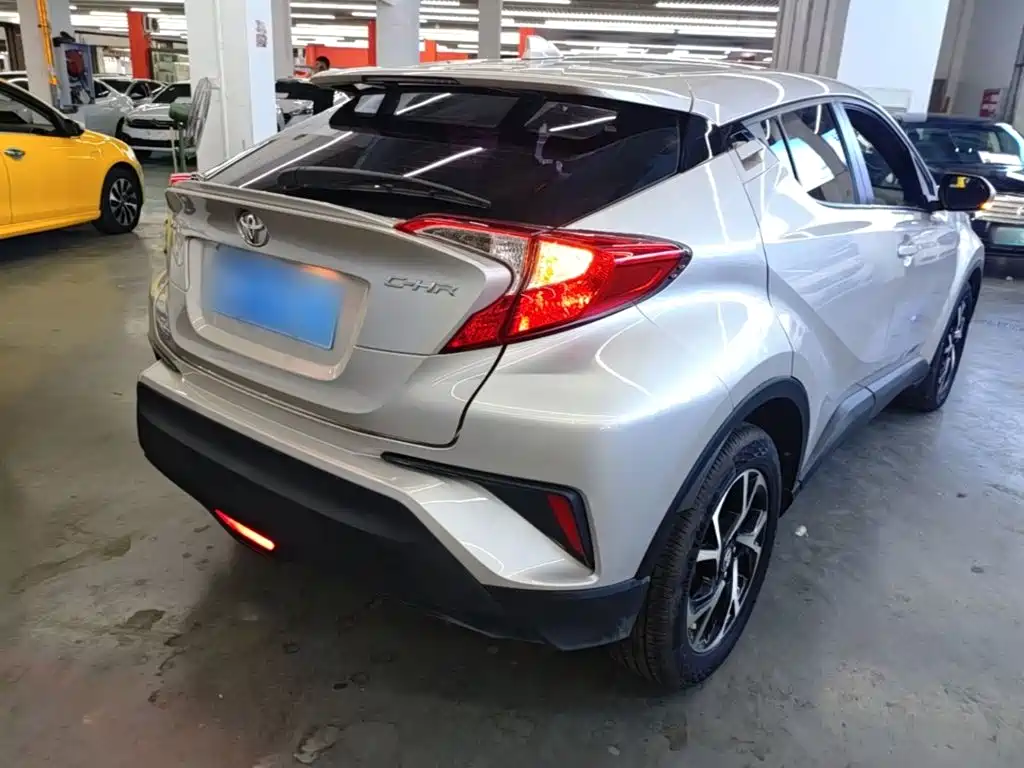 Toyota C-HR — фото 6