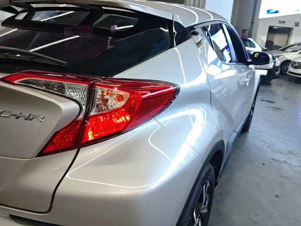 Toyota C-HR — фото 7