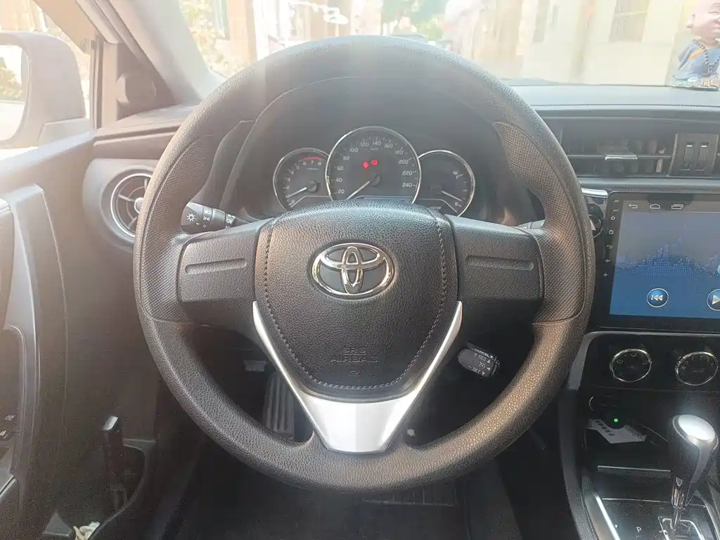 Toyota Corolla — фото 2