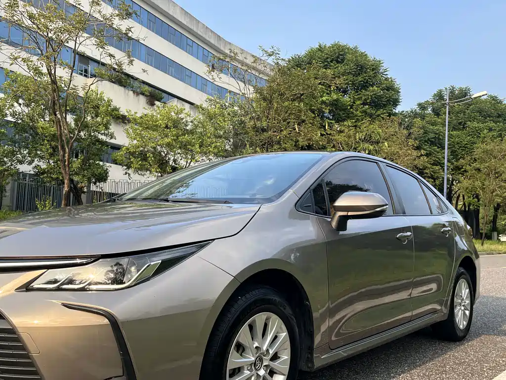 Toyota Corolla — фото 11