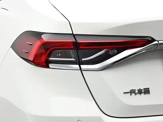 Toyota Corolla — фото 14