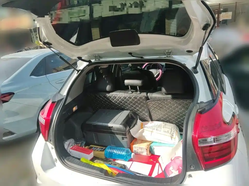 Toyota Yaris L — фото 15