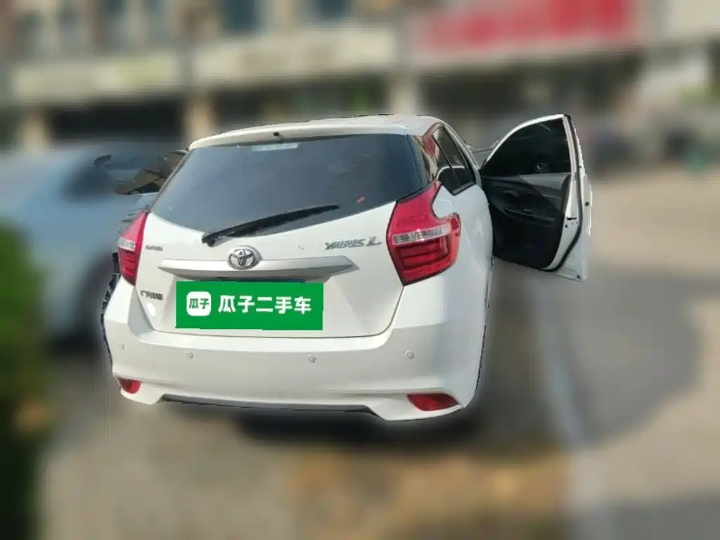 Toyota Yaris L — фото 3