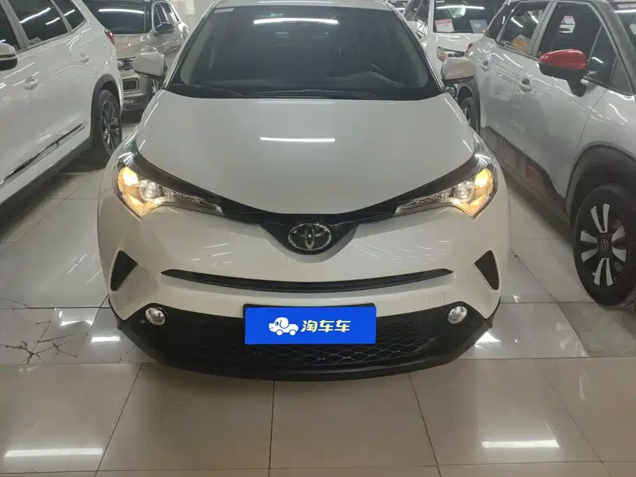 Toyota C-HR — фото 2
