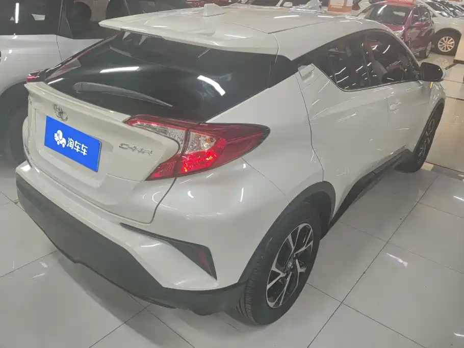 Toyota C-HR — фото 3