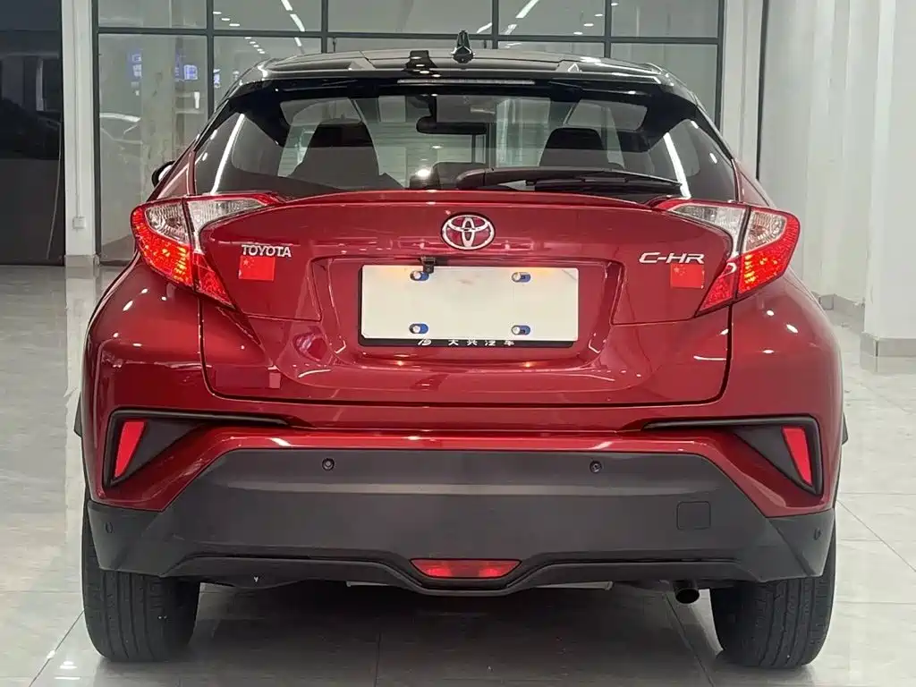 Toyota C-HR — фото 8