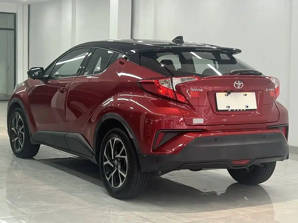 Toyota C-HR — фото 9