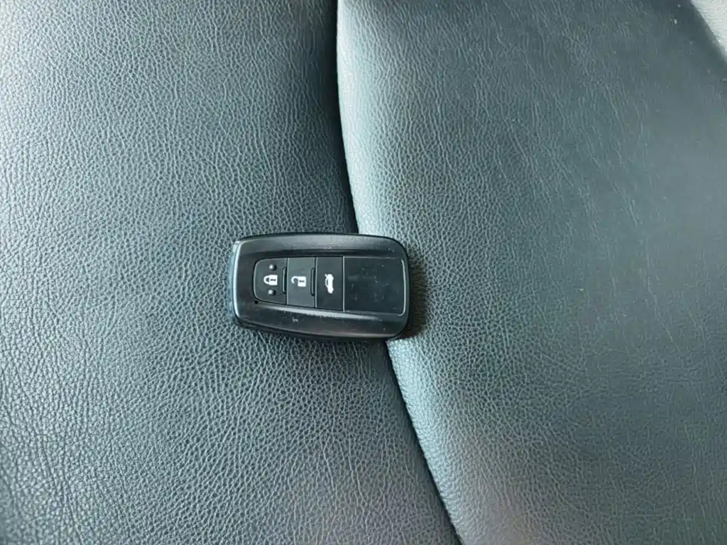 Toyota Corolla — фото 8