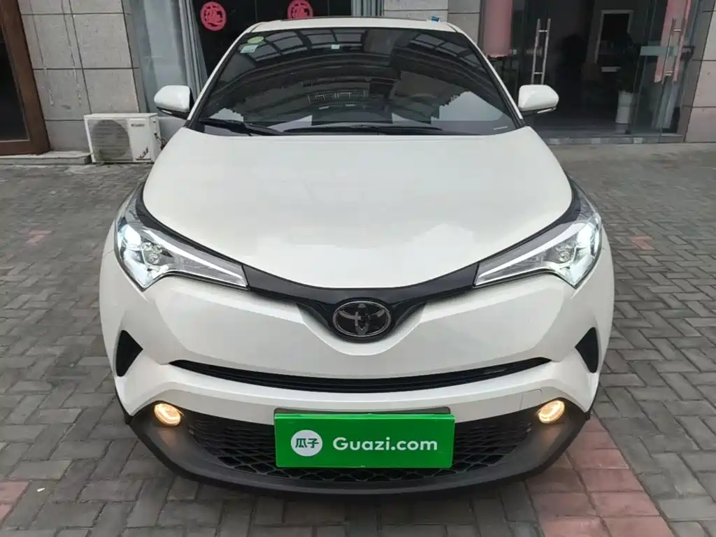 Toyota C-HR — фото 2