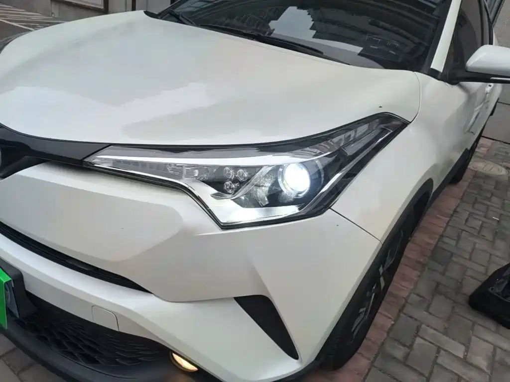 Toyota C-HR — фото 23