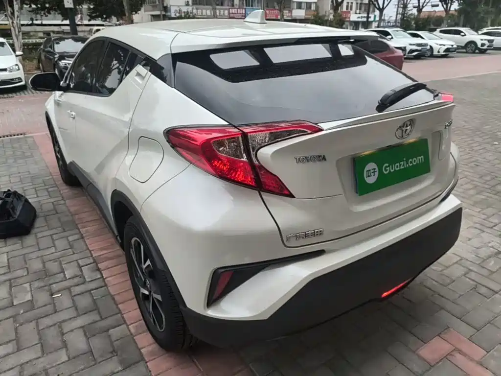 Toyota C-HR — фото 4