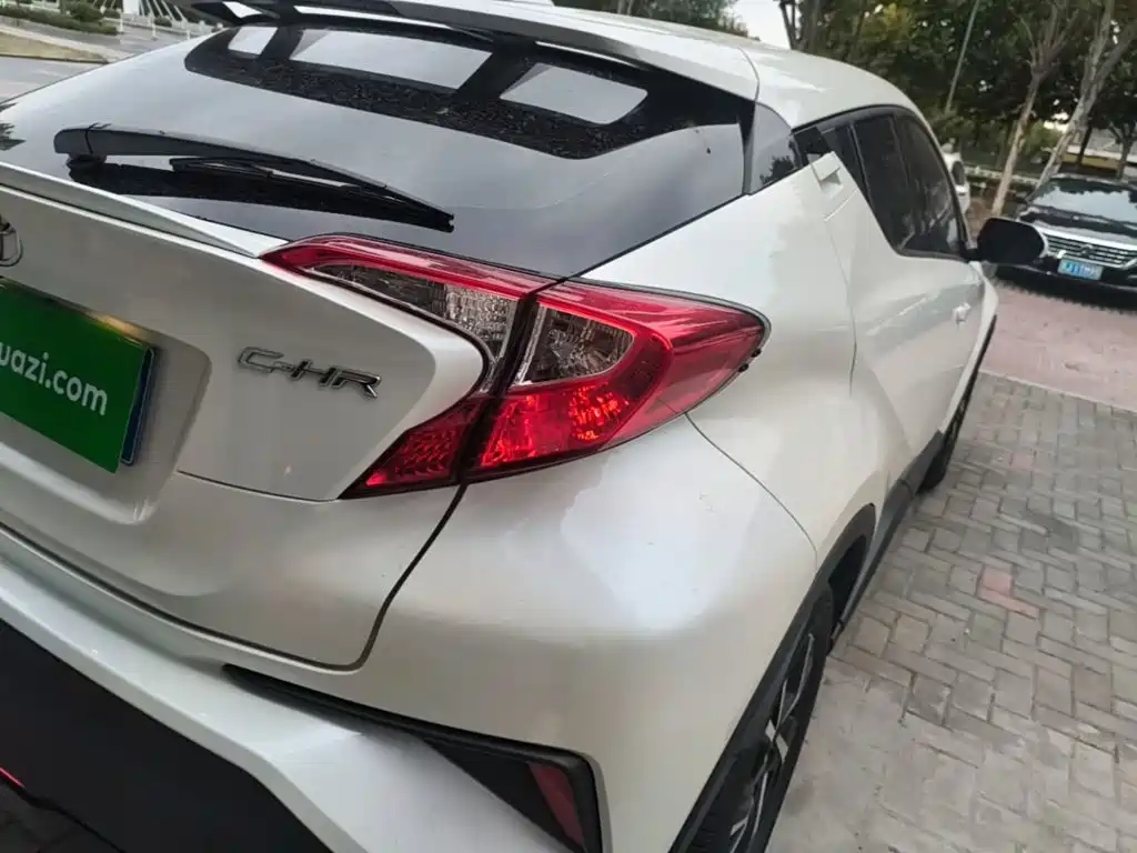 Toyota C-HR — фото 7