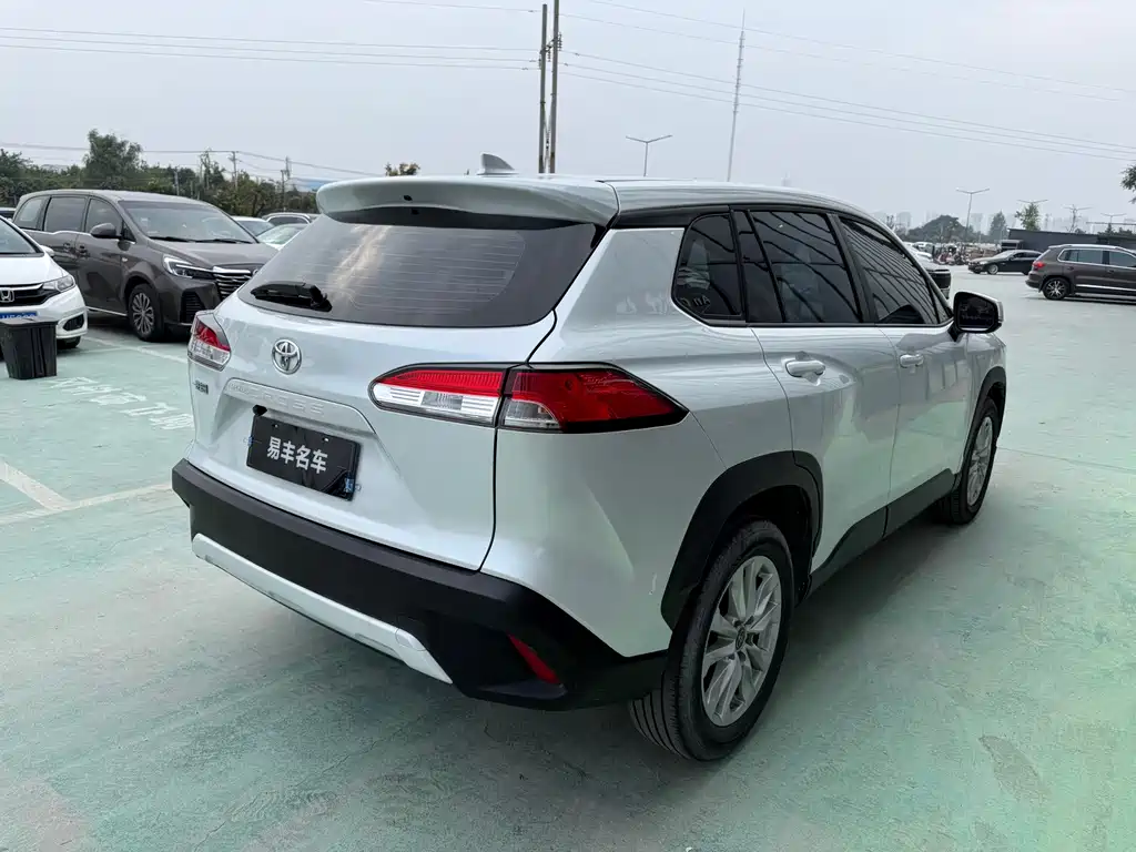 Toyota Corolla Cross — фото 11