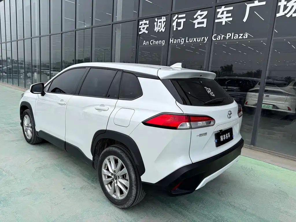 Toyota Corolla Cross — фото 13
