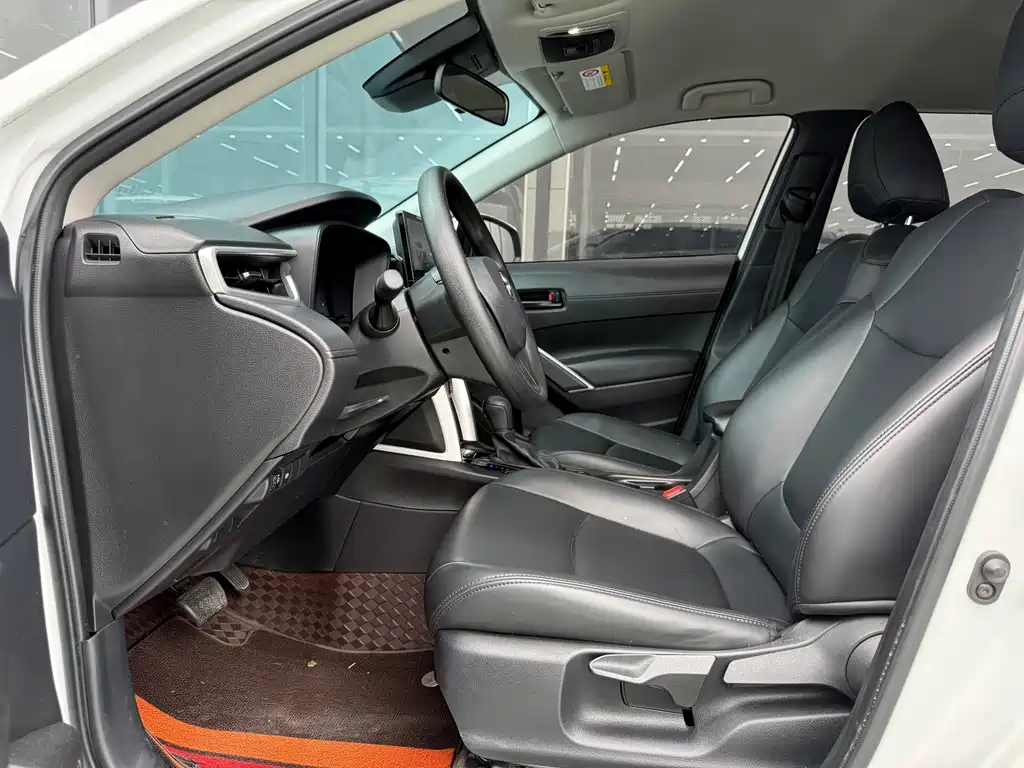 Toyota Corolla Cross — фото 4