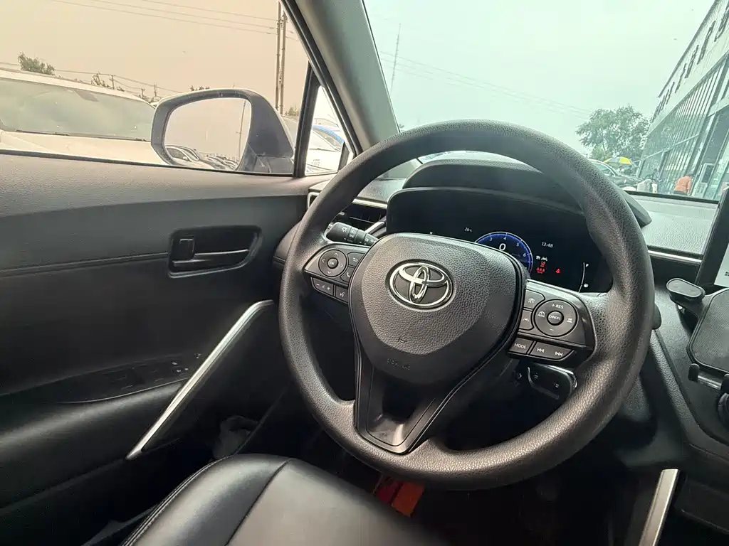 Toyota Corolla Cross — фото 9