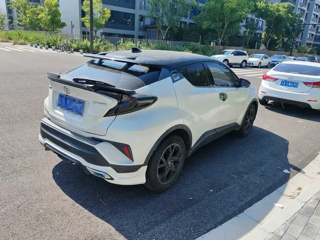 Toyota C-HR — фото 3
