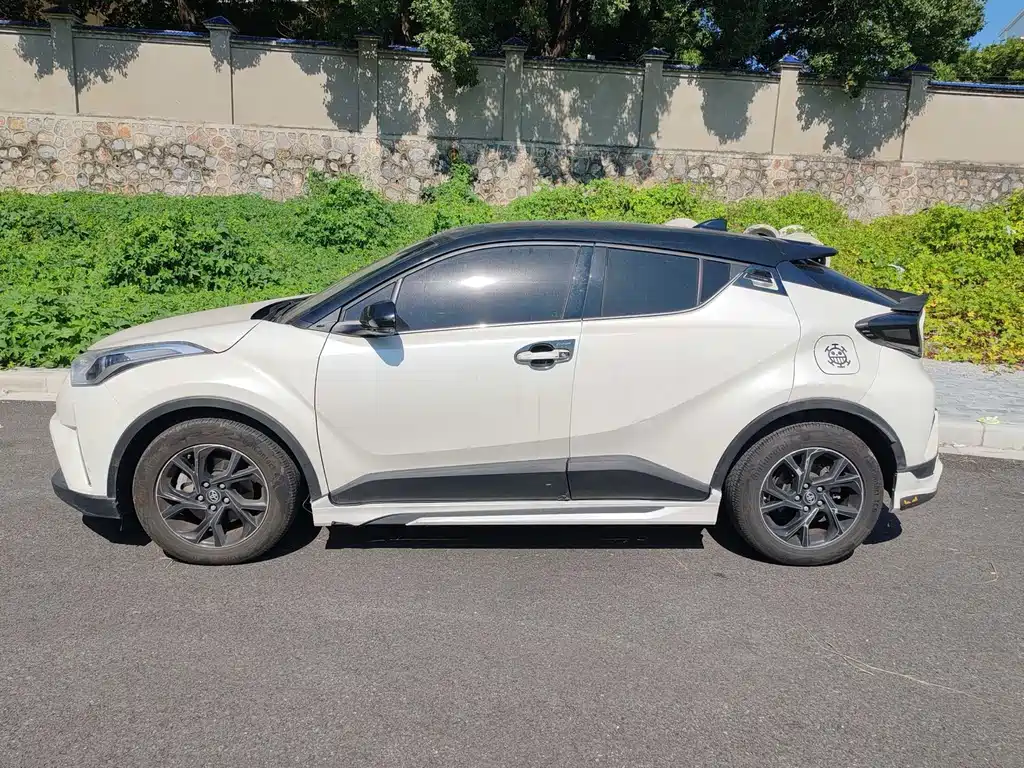 Toyota C-HR — фото 4