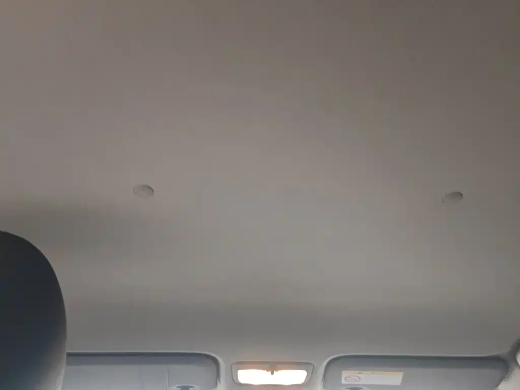 Toyota Yaris L — фото 14