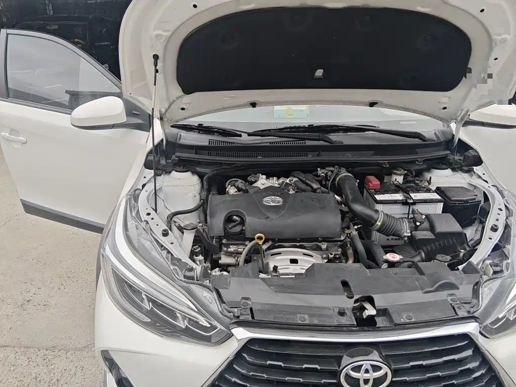 Toyota Yaris L — фото 20