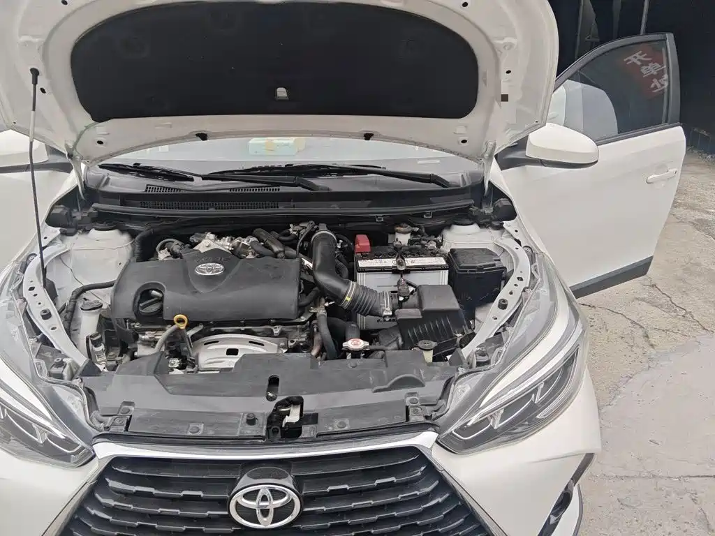 Toyota Yaris L — фото 21