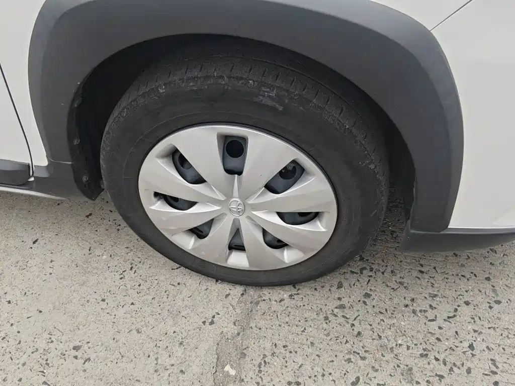 Toyota Yaris L — фото 24