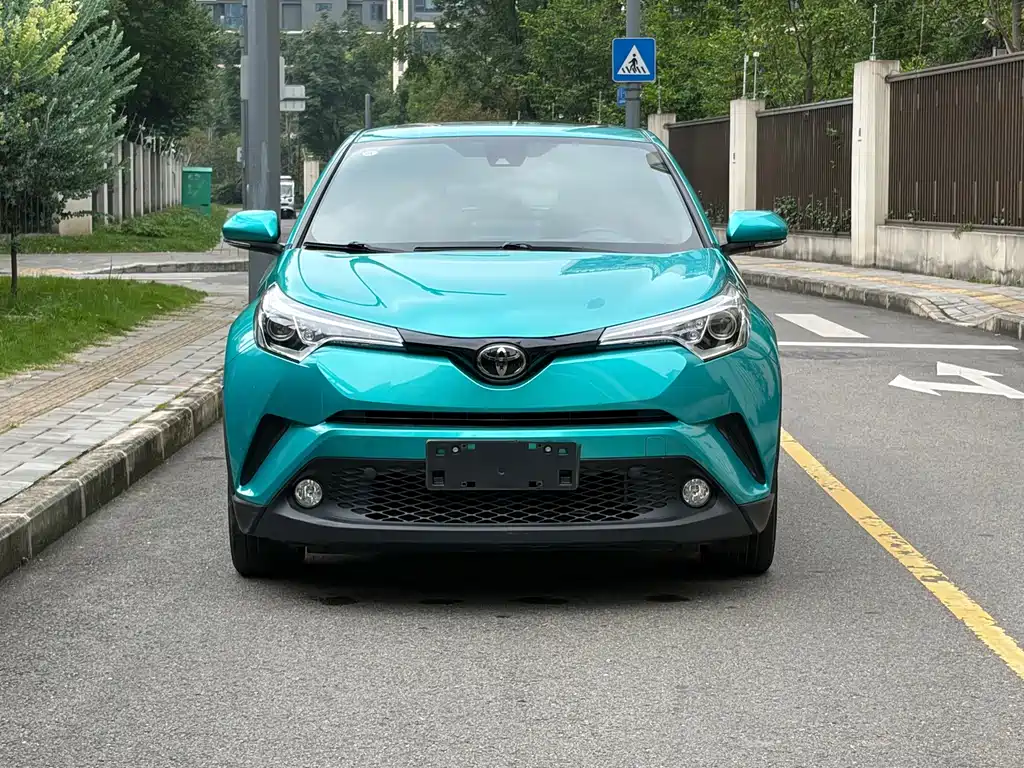 Toyota C-HR — фото 2