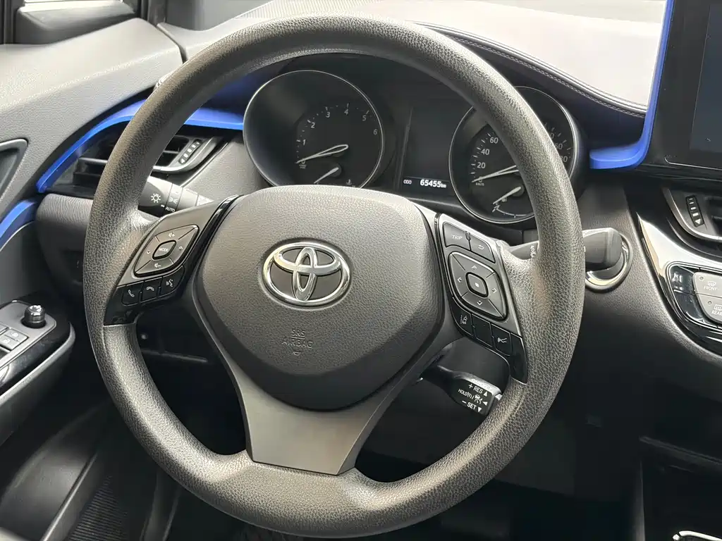 Toyota C-HR — фото 20